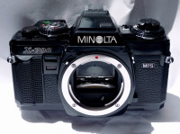 Minolta SLR X-700 X700 Pro Analogni fotoaparat, top stanje