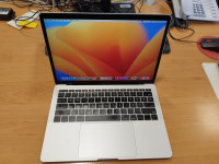 MacBook Pro, 13", 2017, Thunderbolt 3 ports