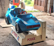 Policijski električni avtomobil