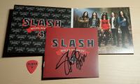 SLASH (Guns n' Roses) CD s trzalico in podpisano knjižico (avtogram)