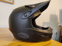 DH kolesarska čelada Bell