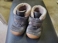 otroški čevlji froddo 24