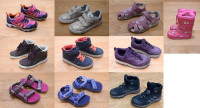 Različni otroški čevlji velikosti 28, 29 in 30