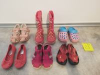 Ugodno prodam dekliške čevlje Elephanten, Ciciban, Nike številka 25