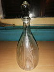Steklenica ali frakelj,z štirimi kozarci,stari okoli 100let
