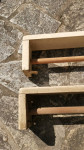 UGODNO: lesene starinske karnise, 2 kom naprodaj