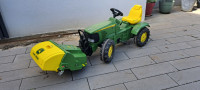 Rolly Toys traktor s predali John Deer  in pometač Rolly toys