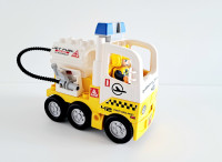 Tovornjak cisterna za prevoz goriva - Lego Duplo kocke 7842