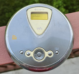 Sony CD Walkman D-NE301 Discman