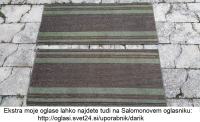 Dve preprogi ali tepiha dimenzij 1325 in 1380 x 620 x 5 mm (D x Š x V)