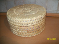 Škatla okrogla s pokrovom pletena (2 kosa - komplet)