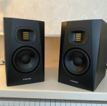 Par studijskih monitorjev Adam Audio t5v