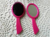 Dekliška krtača za lase in ogledalo