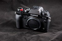 Brezzrcalni fotoaparat Fujifilm X-T2 z veliko dodatne opreme