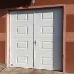 Dvokrilna aluminijasta garažna vrata dimenzije 2000 x 2200 z izolacijo