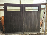 lesena dvokrilna garažna vrata