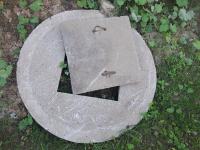 Betonski okrogel pokrov premer 1,4 m