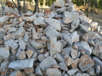 Naravni kamen za zidanje kamnitih zidov