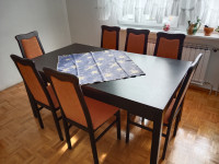 Jedilna miza in 12 stolov