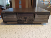 Snemalni stereo kasetofon Technics RS - TR373