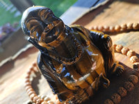 Buda Kipec iz Kristala (Tigrovo Oko)