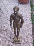 Starinski kip vitez - držalo orodje za kamin 60 cm medenina