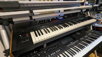 Combo orgle Roland VR-730