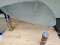 unikatna klubska mizica, miza za dnevno sobo  trikotna 60 cm