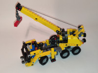 LEGO 8067 Mini Mobile Crane (2011)