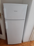 kombinirani hladilnik z zamrzovalnikom višine 145 cm
