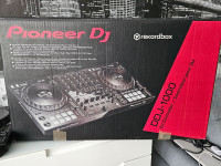 Pioneer DDJ 1000 - DJ kontroler za Rekordbox