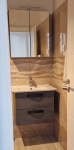 kopalniški predalnik z umivalnikom, pipo in stenska omarica