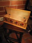 Prodamo ročno izdelano leseno škatlo