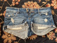 Ženake kratke jeans hlače