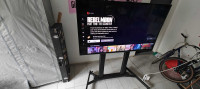 Prodam 65Inčni Pametni televizor Samsung UE60J6202 in premično stojalo