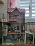 Barbie hiška velikost 120x104