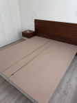 Okvir za posteljo ali vodno posteljo