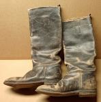 Stari vojaški škornji.