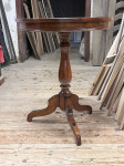 Mahagonij: vintage, okrogla mizica iz masivnega lesa, premer 58 cm