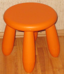 Cena za oba: rumen in oranžen plastičen otroški stolček IKEA Mammut