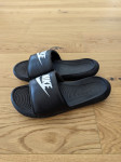 Natikaci / Slape / Slider Nike Victori One Crni