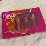 Nov Nike pink darilni set s parfumom