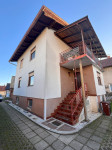 Hiša + dodatno zazidljivo zemljišče + garaža (Brezje, Maribor)