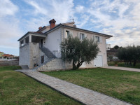 Istra - Vrsar, družinska hiša z dvoriščem 743 m2