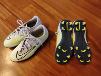 Nogometni čevlji Nike, št. 32 in 33