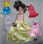 Različni kompleti oblačil za Barbie punčke. različne cene