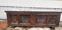Rezbarjena  venecijanska skrinja,17.-18.sto.  oreh 158 X v53 X g49 cm