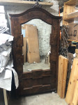 Starinska omara z ogledalom iz masivnega lesa
