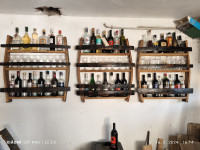 zidne police za flaše i čaše