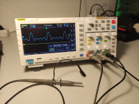 Digitalni osciloskop in funkcijski generator